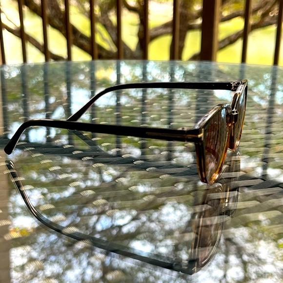 Leopard print sunglasses - Picture 3 of 3